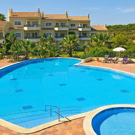 Presa De Moura Vakantiepark Carvoeiro (Lagoa)