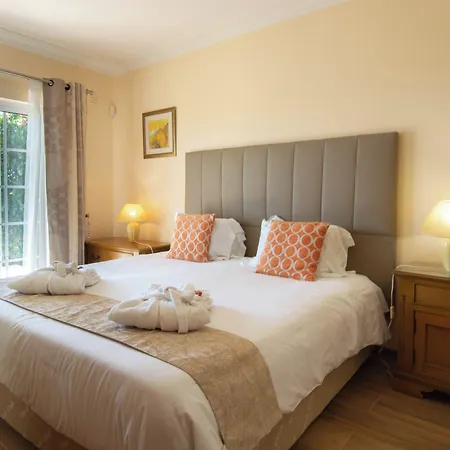 Presa De Moura Carvoeiro (Lagoa)